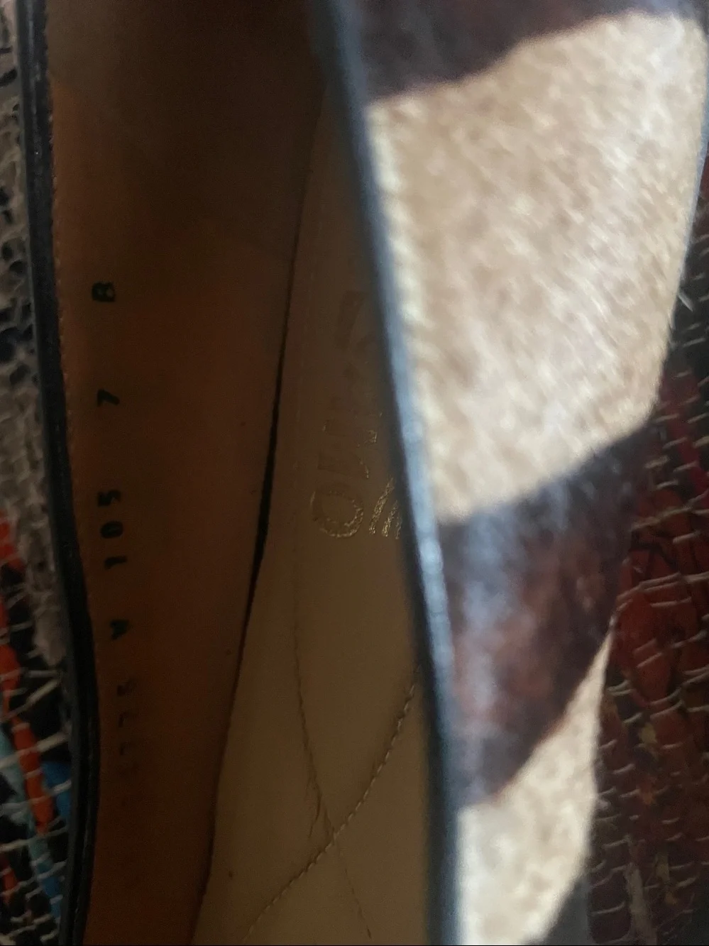 Salvatore Ferragamo Two-Tone Vara Bow Flats - Black & Beige